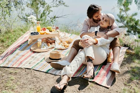 Emophilia: the Art of Falling in Love with Everyone You Meet