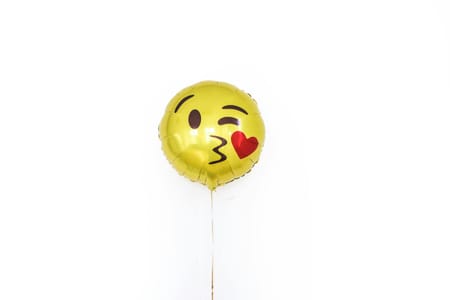 Heart Emojis in Dating: All the Ways to Show Your Feelings 