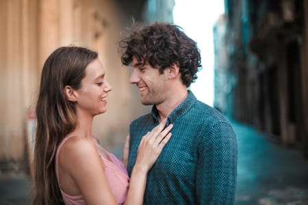 How to Make Someone Blush – Cute & Flirty Ways to Make Them Glow
