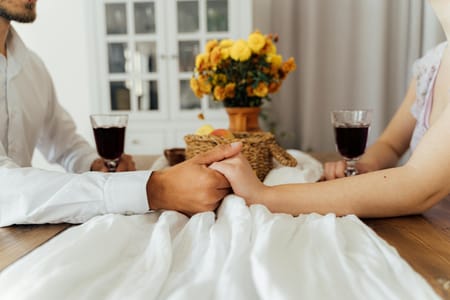 Discover 5 Love Languages and Crack the Code of Modern Romance