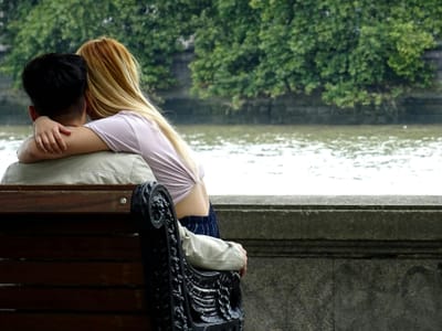 Le charme d'une relation à évolution lente: pourquoi prendre le temps en amour est important